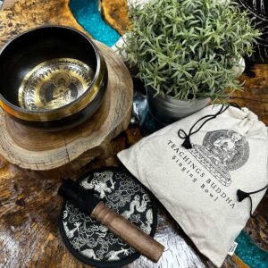 Set de regalo de cuenco tibetano batido y grabado a mano - 14 cm - Enseñanzas de Buda